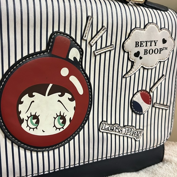 🚫SOLD Betty Boop handbag/crossbody bag 2017 - Picture 3 of 16